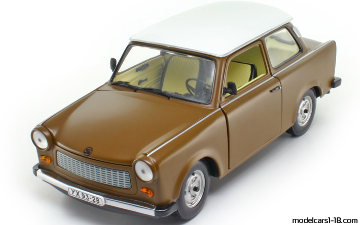 1963 - Trabant 601 (P60) De Luxe Sun Star 1/18 - Vorne linke Seite