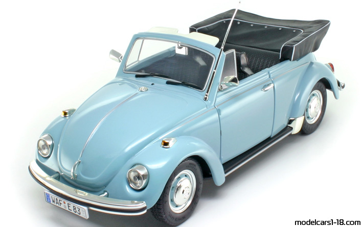 1971 - Volkswagen Beetle (Kaefer) 1302 LS Revell 1/18 - Vorne linke Seite