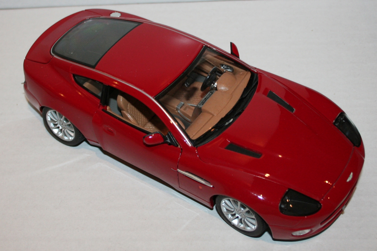 bburago aston martin