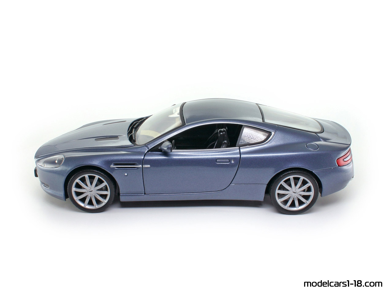 Aston Martin db9 Coupe 2004