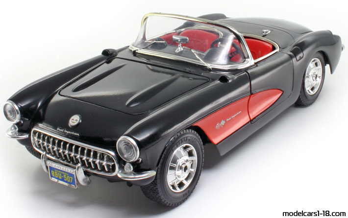 1957 - Chevrolet Corvette C1 cabrio Bburago 1/18 - Details