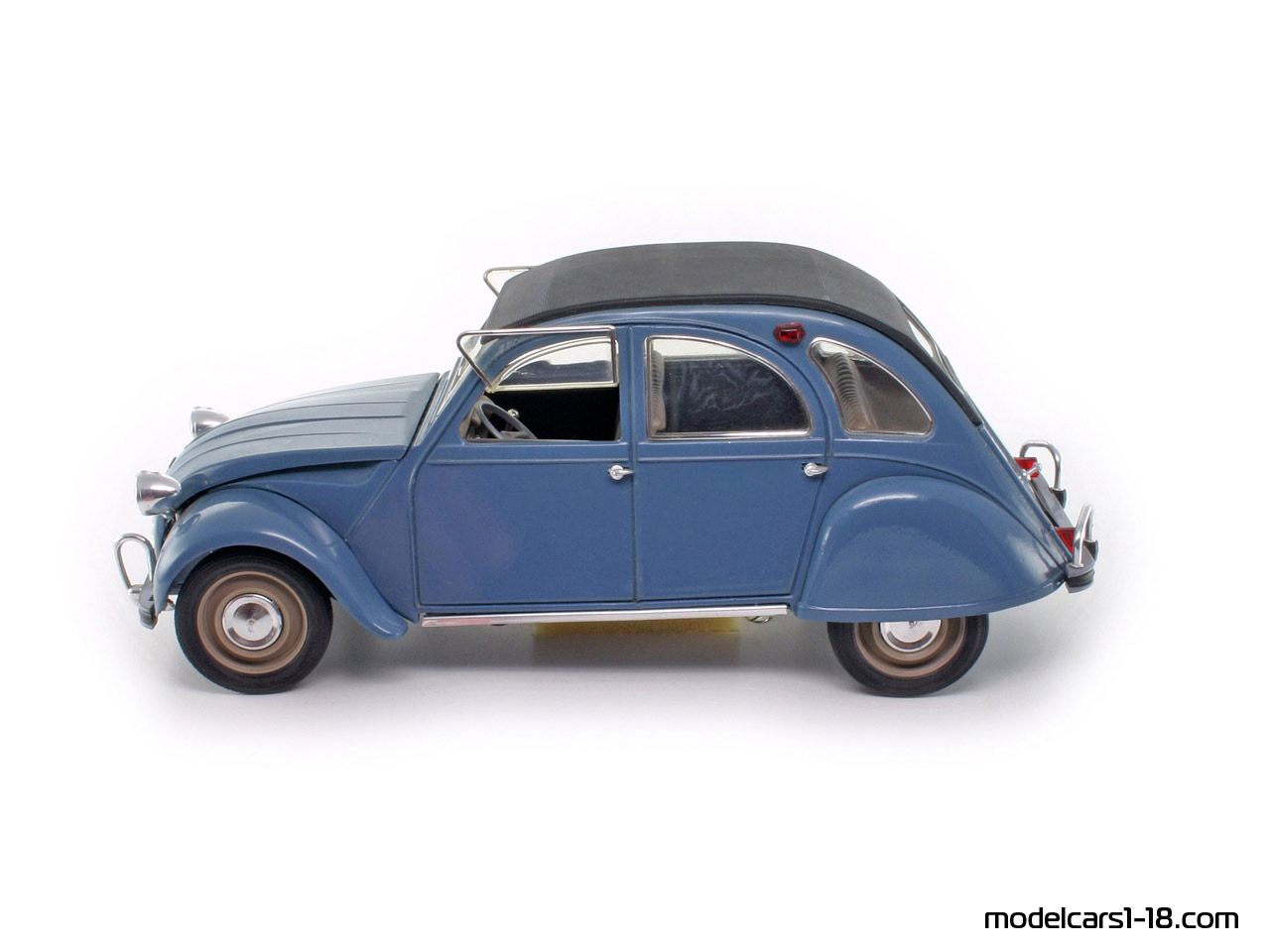 Citroen 2 CV (hatchback) 1966 Solido 1/17 - Gallery