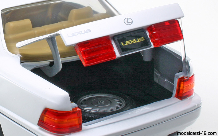 19 Lexus Ls 400 Sedan Road Tough 1 18 Details
