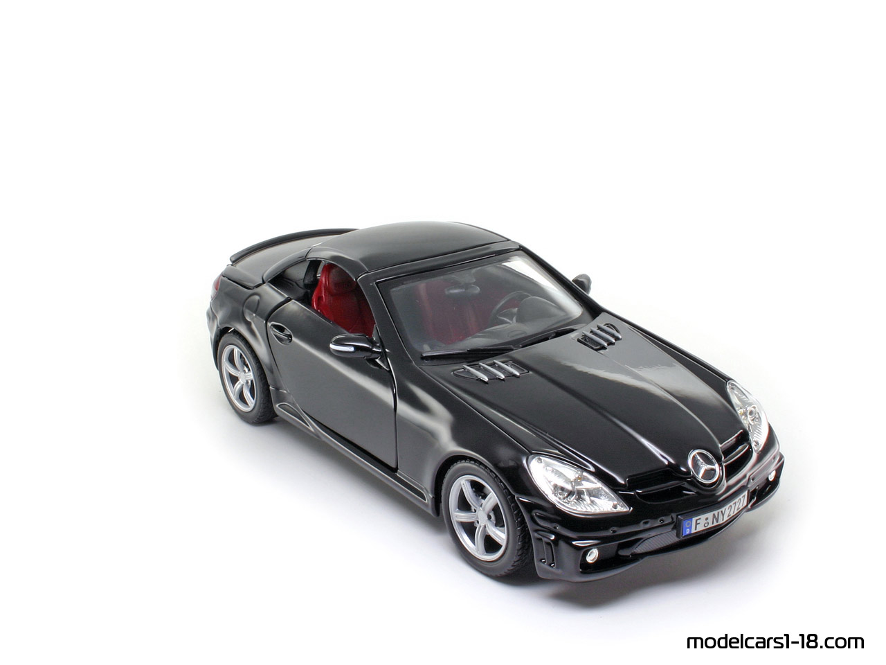 Mercedes SLK 55 AMG (R171) (coupe/cabrio) 2005 Mondo Motors 1/18 - Gallery